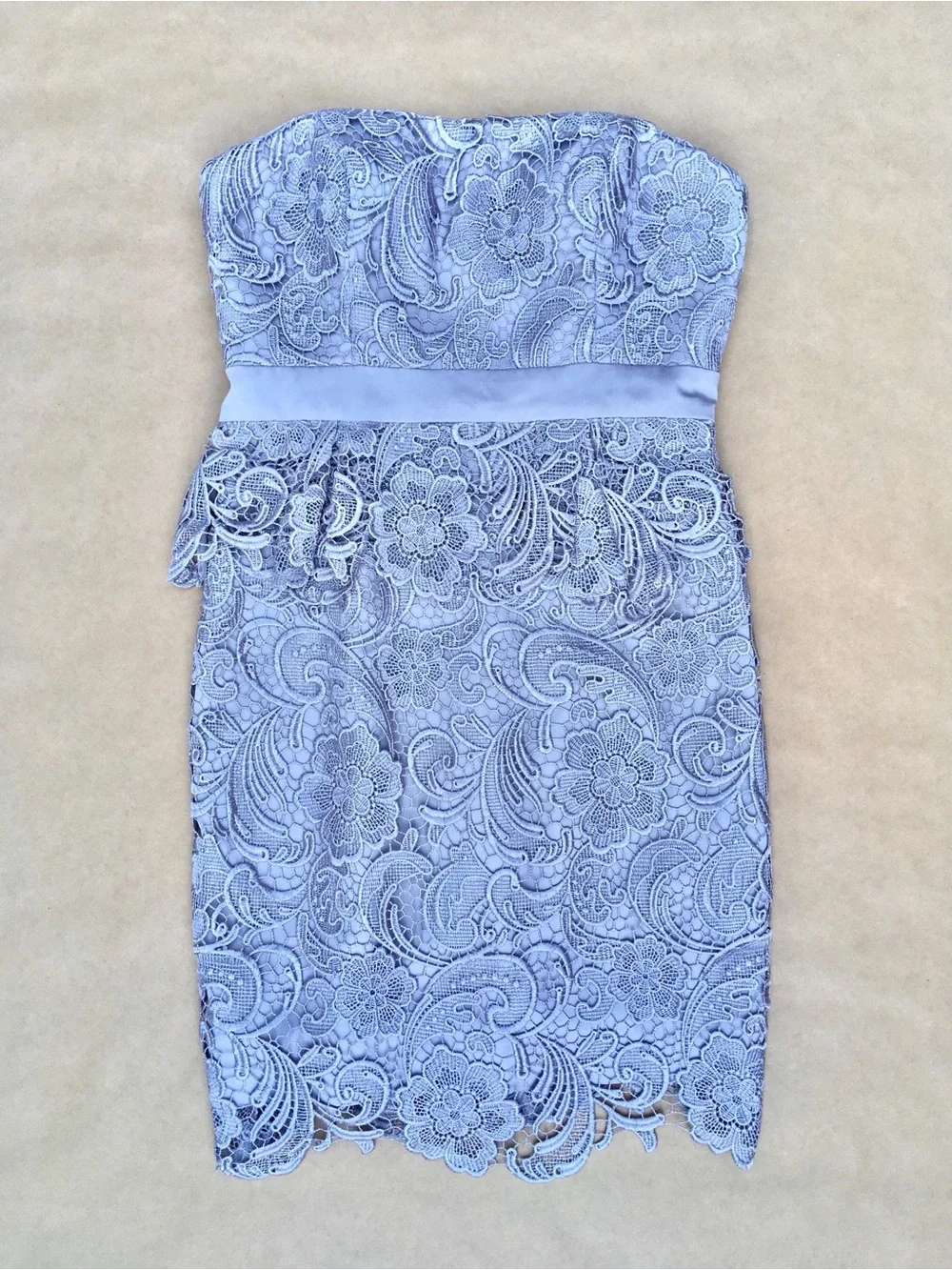 Adrianna Papell โ Guipure Lace Strapless Cocktail Dress in Silver Grey Size 4 - Picture 4 of 13